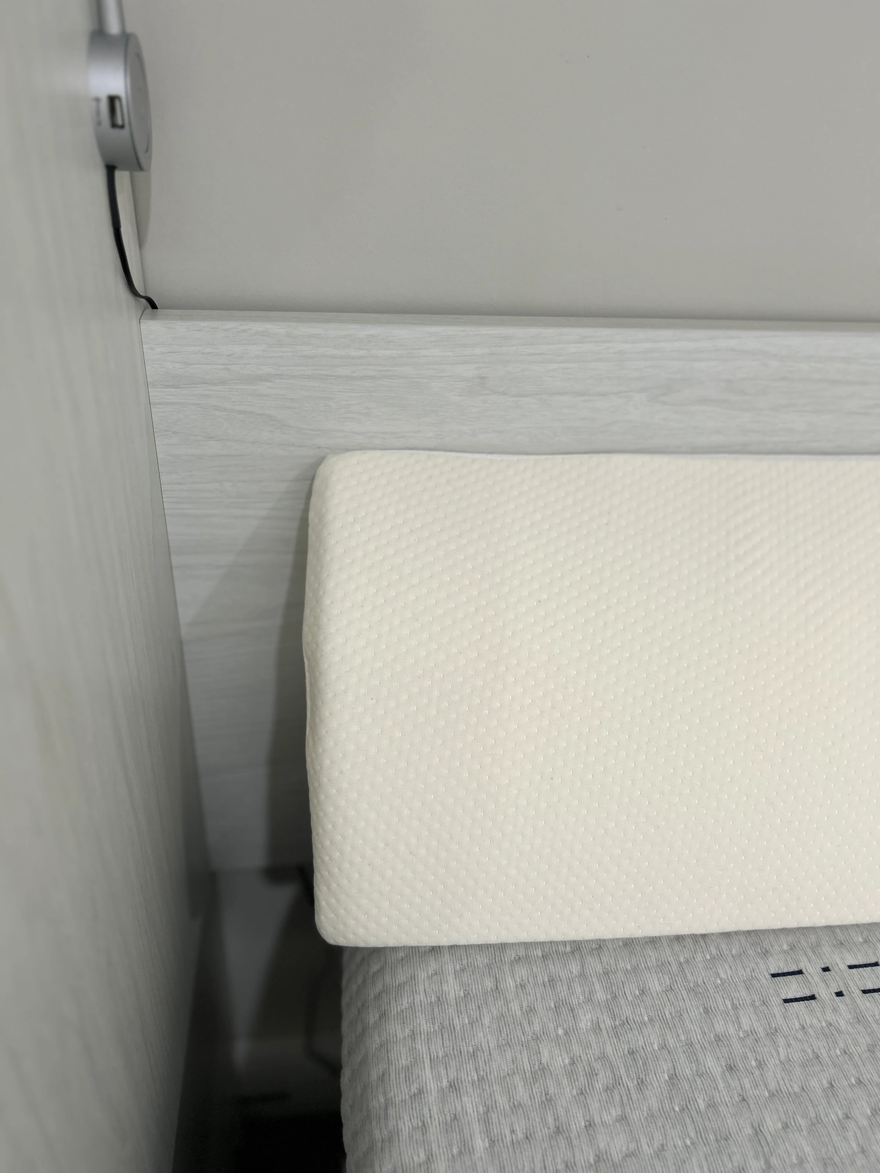 Murphy Bed Depot Wedge Pillow - Image 4